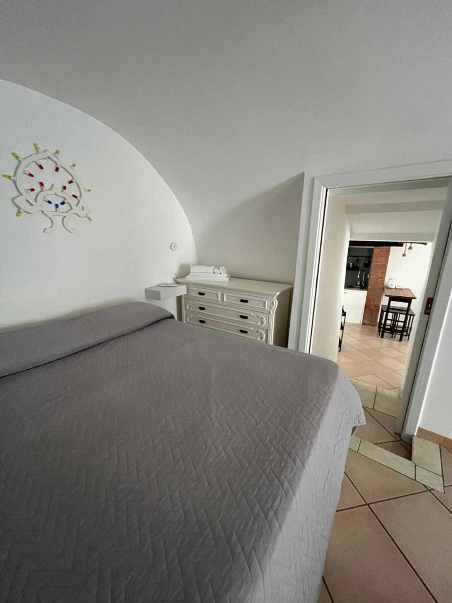 Ostuni 21Mqsuitehomes, Appartamento Con Mini Piscina Privata, Appartamenti Con Vasca Idromassaggio & Appartamenti Standard ออสตูนี ภายนอก รูปภาพ